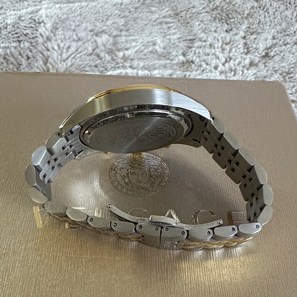 Like New Versace Green Chronograph Dial Two-tone Stainless Steel Watch - Picture 4 of 13